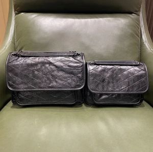 10A 2023 Süper Kaliteli Kadın Omuz Torbası Lüks Tasarımcılar Çanta Çanta Çantalar Cowhide Orijinal Deri Demir Debriyaj Flep Crossbody Bag Mini