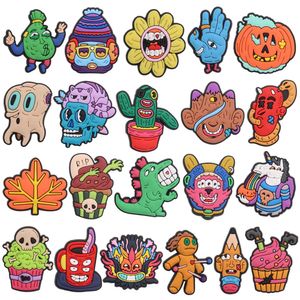 MOQ 20 Stück PVC Cartoon Horrible Cupcake Hand Kaktus Dinosaurier Kürbis Zahn Schädel Schuh Charms Schnalle Clog Buttons Pins Armband Armband Dekoration