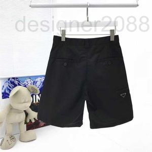 Men's Shorts Europe America Krótkie spodnie Designer Casual Spodnie Wysoka jakość importowany materiał nylonowy Wygodny odwrócony trójkąt metalowy odznaka L6XR