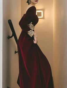 A-Line Devel Dresses Elegant Vintage Guest Scoop Neck Long Long Cloeve Lengous Length Length Length مع فساتين حفلة موسيقية محفورة