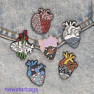Manufacturer gift wholesale Pop brooch exaggerated modeling heart switch starry eyes creative clothing