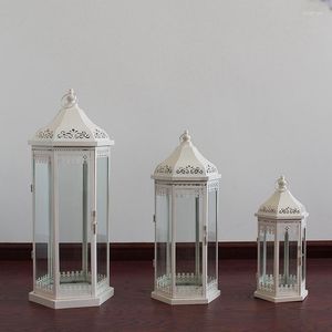 Świecowe uchwyty wiatrowoodporne białe luksusowe uchwyt na zewnątrz minimalistyczny duży metalowy glazen kandelaar Candlestick Gift