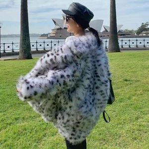 Pelliccia da donna Faux 2023 Inverno Donna Puntini bianchi e neri Mantieni caldo Cappotto Risvolto Giacca da donna lussuosa di media lunghezza Punk Leopardo Peluche Capispalla