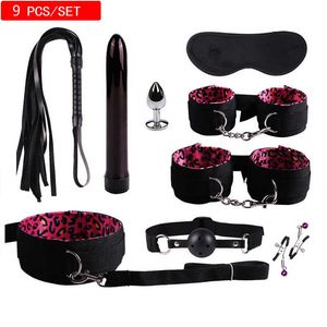 Itens de beleza Sexy Couro BDSM Bundle de escravidão de luxuoso conjunto de algemas de algemas brechas para mulheres clipe de mamilo plugue exótico