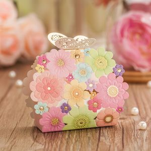 Geschenkverpackung Hochzeitsbevorzugungen und Geschenke Box Blumen Schmetterling Favor Boxen Laser geschnittene elegante Luxusdekorationspapierpapierbeutel für Gäste 230110