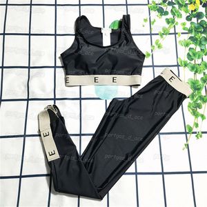 Luxuriöse Damen-Trainingsanzüge, Buchstaben, Gurtband-Design, Yoga-Outfits, ärmellose, verkürzte Sport-Tanks, dünne Jogging-Leggings, schwarzes Yoga-Set