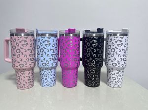 40oz leopar baskısı, saplı ve saman büyük kapasiteli bira kupa su şişesi tozu kaplama açık kamp bardağı vakum yalıtımlı içme tumblers11