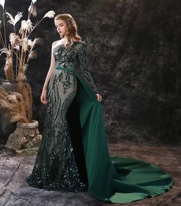 Dark Green Mother of The Bride Dresses Sheer Jewel Neck Lace Appliques Long Sleeve sexy one sleeve Mermaid Formal Evening Prom Dress With Detachable Train