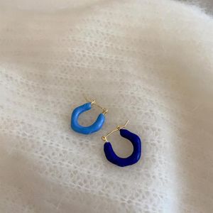Brincos de argolas minar de cor de contraste azul engraçado para mulheres assimetria feminino