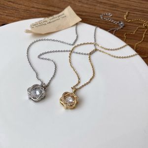 Round Flower Necklace Zirconia Stone Pendant Jewelry Diamond Pendant Elegant And Shiny Temperament Women Holiday Gift