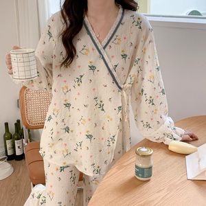 Kvinnors sömnkläder blommor tryckta damer kimono stil pyjamas sätt lös tunna v-hals långa ärmar gasbomull 2 ​​st hemkläder