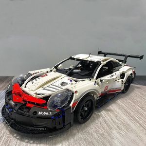 Блоки 1580pcs Скорость города 911 RSR Sportcar Formula Building Bricks Toys for Kids Kids День рождения подарки DIY Модель 42096 230111