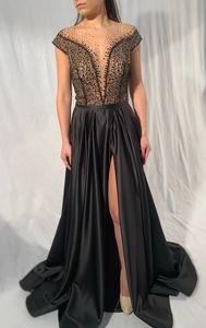 Schwarzes Hochzeitskleid mit Ärmeln, einzigartiges Brautkleid, Illusion Deep V-Kleid, schwarze Spitzenkleider, Gothic-Kleider, alternatives Kleid zur Hochzeit