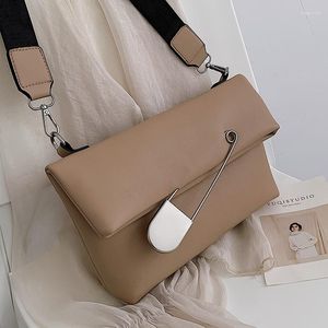 Borse da sera Borsa a tracolla in pelle PU per donna Borsa con patta moda Borsa a tracolla semplice con tracolla larga Pochette da festa femminile di lusso 2023