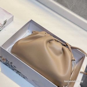 Torby projektantów mody kobiety torebka solidna skórzana torba chmurowa Kobiety proste makijaż Bankiet luksusowa torebka ręczna torebki