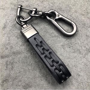 Keychains 2023 Creative Car Leather Keychain Cintura pendurada Gun Metal Key Ring Auto Motorcycle Chain DIY Acessórios Presente