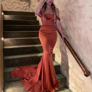 Sexy Burnt Orange Mermaid Bridesmaid Dresses Off Shoulder Pleats Ruffles Satin Long Maid of Honor Gowns Women Evening Prom Wears Formal Robes