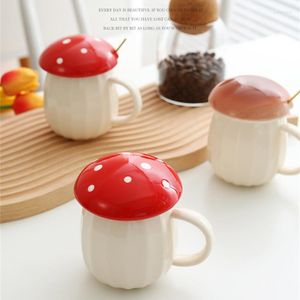 Mugs TikTok Mushroom Coffee Mug With Cover Fairy Tale Children Lovely Strawberry Milk Cup Lady Water Glass Ceramics Tumbler