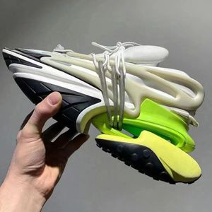 Lyxvarumärke Casual Shoes Technology Sense Space Shoes Men's Casual Shoes Black Pointed Thick Sole Women's Sports Shoes