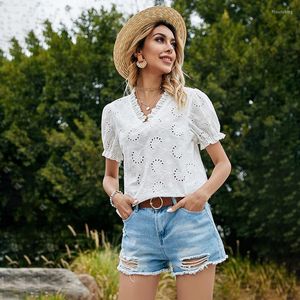 Women's T Shirts Women Elegant Floral Embroidery Top Summer Lace Crochet Blouse Tunic Casual V Neck Lantern Short Sleeve White Shirt Blusas