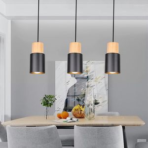 Lâmpadas pendentes designer nórdico lustre de arame simples e27 luzes de madeira de madeira barra de cozinha el casa decoração interna