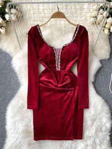 Casual Dresses Yuoomuoo Autumn Dress 2023 Fashion Christmas Party Red Mini Sexig Deep V-Neck Velvet Black Gothic BodyCon Vestidos