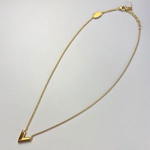 レターブレスレットメンズファッションジュエリーヨーロッパとアメリカスタイルのカップルラブブレスレット男性向けデザイナー用ブレスレットレディーパルセラ向けのアレルギー性めっきゴールドブレスレット