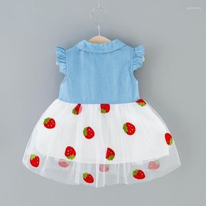 女の子のドレス幼児のための幼児ボウノットデニムスプライスストロベリープリントチュールプリンセスドレスベイビーサマーカジュアル服ma8