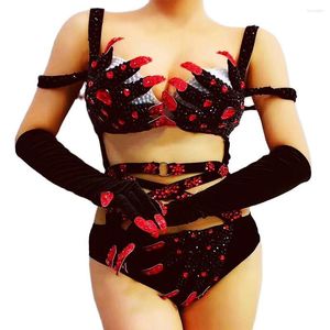 Scena zużycie pustych bez rękawów body kantarowe czerwone czarne koraliki kobiety okropna rola odgrywanie kostiumów klub nocny strój