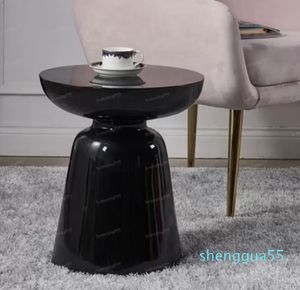 リビングルームの家具マティーニ豪華なサイドテーブルシングルチェアテーブルレジャーコーヒーメタルホワイト /ブラック