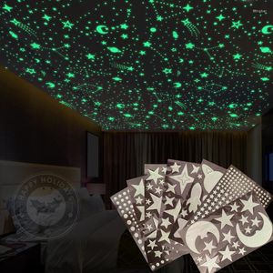 Duvar Çıkartmaları Aydınlık 3D Yıldızlar Çocuklar İçin Dot Sticker Odası Yatak Odası Ev Dekorasyon Karanlık Ay Çıkartması Floresan