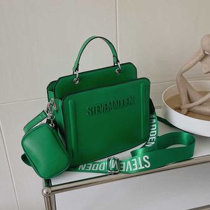 Berömd designer cross body tygväskor kvinnor handväska kedja crossbody axel väska klassiska lyxiga shoppingväskor casual kapacitet modeväskor