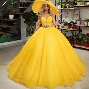 2023 Vintage Quinceanera Ballkleidkleider Gelbe Spitze Tüll Schatzapplikationen Perlen Blumen Bodenlang Plus Size Prom Abendkleider