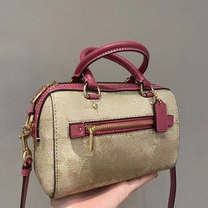 Axelväskor 2023 designer New Women's Bag Mini Rowan Boston Pillow Bag Tanabata Love Portable One Messenger Small Round