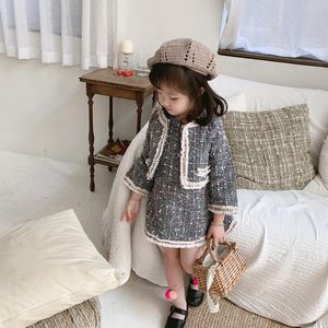 Set di abbigliamento Autunno e inverno Vestito da ragazza Moda Grigio Cappotto corto di lana a maniche lunghe Gonna Gonna Bambina Abito da principessa in tre pezzi