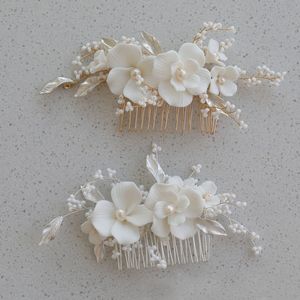 Wedding Hair Jewelry Slbridal Ręcznie robiony liść ze stopu Ceram Flower Freshwater Pearls Bridal Commin Accessorie 230112