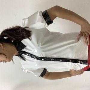 女性用ブラウスファッションパフ半袖PVC Tシャツ夏の女性甘い素敵な女性スリムフィットトップスボタンシックな女性フェイクラテックス