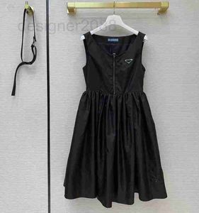 カジュアルドレスデザイナートレンディノースリーブ女性ドレス新しいキャップスリーブドレス1ファッションマッチングナイロン逆三角形ブラックミディサイズS-L 2TDK
