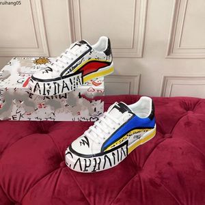 Fashion Shoe Designer Donna Sneakers stringate in pelle Abbinamento colori Bianco Nero Suola piatta Scarpe casual classiche da donna di lusso size35-45 mkjm0754