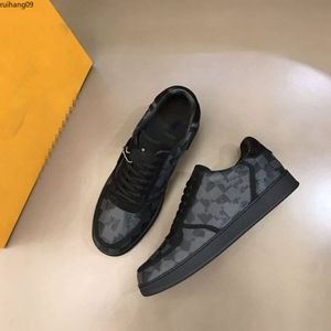 Spring Men Shoes Sapatos respiráveis ​​edição de moda esportes de moda placa portátil em corrida são tamanho38-45 rh9272