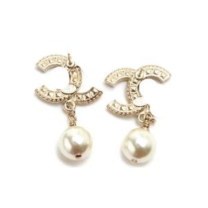 18k diamond charm pearl earrings 2cm dangle stud earring designer for women Luxury earings c letter jewelry women Wedding Gifts 2024