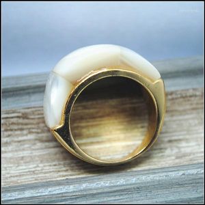 Naszyjniki wiszące 1PC Pierścienie Kobiety Moda Słona Woda Shell Water Sea Pearl Pearl Luksusowa impreza Ślub ślub 19 mm średnica