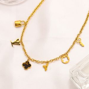 Niemals verblassende 18 Karat vergoldete Kunstleder-Luxusmarken-Designer-Anhänger-Halsketten, Edelstahl-Buchstaben-Halsband-Anhänger-Halskette, Kette, Schmuck, Accessoires, Geschenke