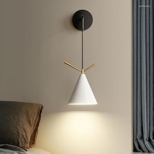 壁のランプベッドサイドベッドルームのための木製モダンランプ照明リビングルーム通路ポーチノルディックシンプルな屋内ホームデコレーションE27照明