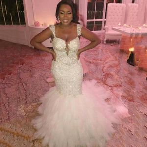 2023 Luxury African Mermaid Wedding Dresses Ruffled Tiered Pärled Crystal Sweetheart Cap Sleeves Court Train Backless Bridal Gowns Vestidos de Noiva Plus Size