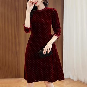 Casual Dresses Echte Seide Samt Damen Party 2023 Winter Eleganter Stehkragen Langarm Vintage Kleid Drucken Frau A-Linie Mid