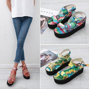 Sandaler Ladies 2023 Summer Flat Heel Slippers Shoes Open Toe Outdoor XL 36-43 Sandalia Plataforma Zapato Mujer