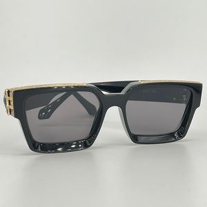 Millionaire Glasses Designer Solglasögon och kvinnor Classic Square Full Frame Vintage 1165 1.1 Shiny Gold Metal UV Protection Functional