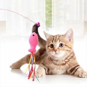 Cat Toys Simulation Fish Interactive Toy Funny Feather Bird With Bell Stick för kattunge som spelar teaser Wand Supplies