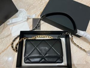 Kadın çanta lüks el çantası tasarımcı çanta moda yeni omuz çantası çapraz çanta zincir çanta siyah clamshell tasarım çantası klasik logo